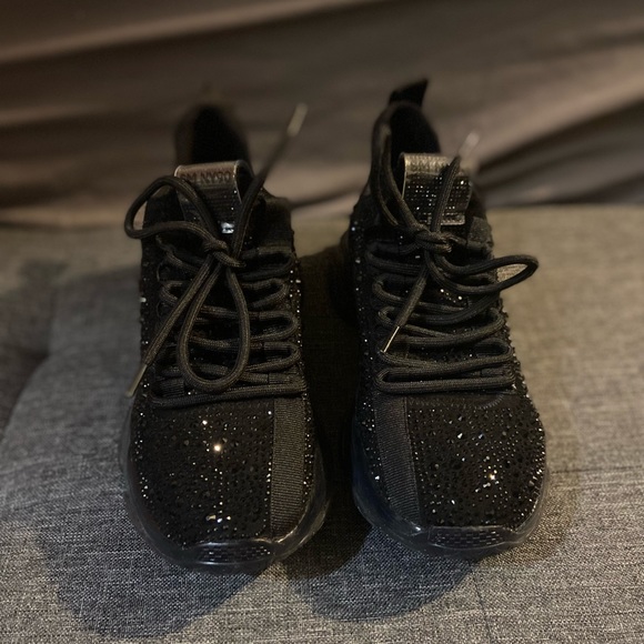 Brand New Maxima -R Black Steve Madden Sneakers - Picture 2 of 4